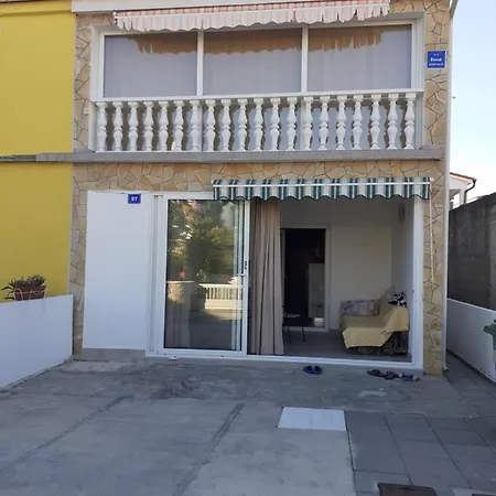 Vir-miljkovica Apartment *